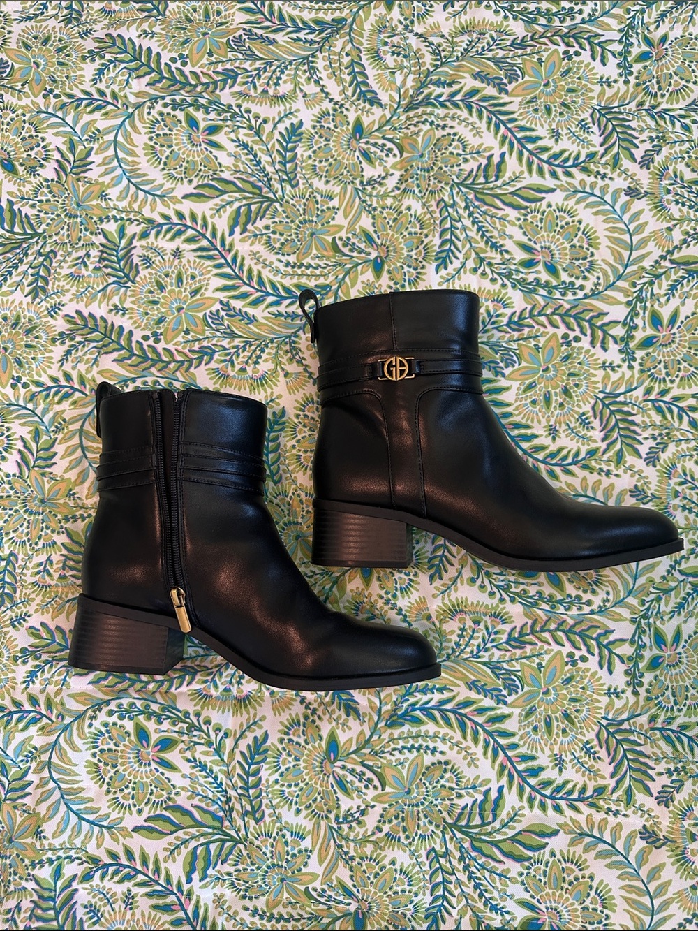 Gianni Bini Black Ankle Booties with Gold Logo Accent 8.5 Like New